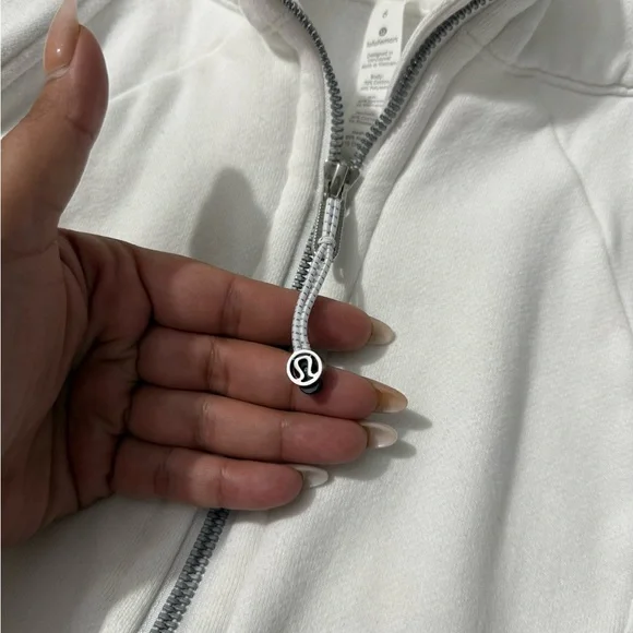 🤍 ❤️‍🔥Lululemon Athletica White Hoodie Sweater - Picture 11 of 12